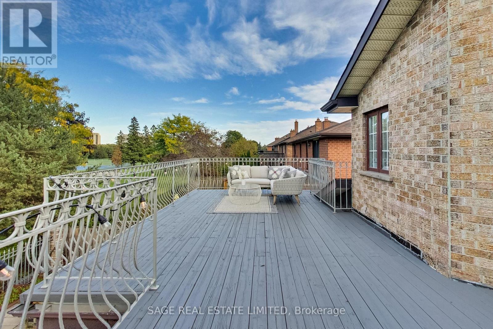 4143 Tapestry Trail, Mississauga, Ontario  L4W 4E4 - Photo 35 - W12462373