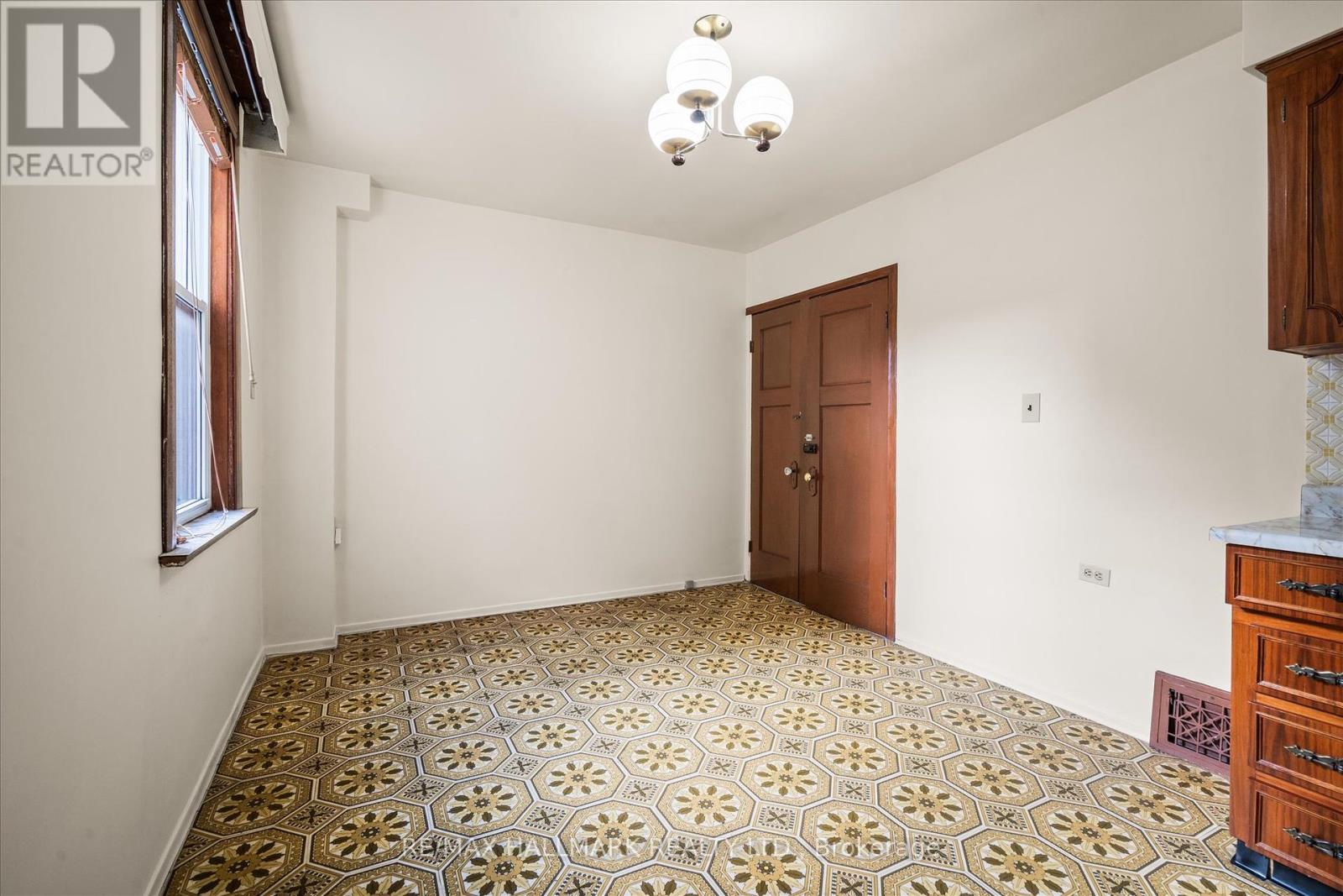 93 Nairn Avenue, Toronto, Ontario  M6E 4G9 - Photo 16 - W12462415