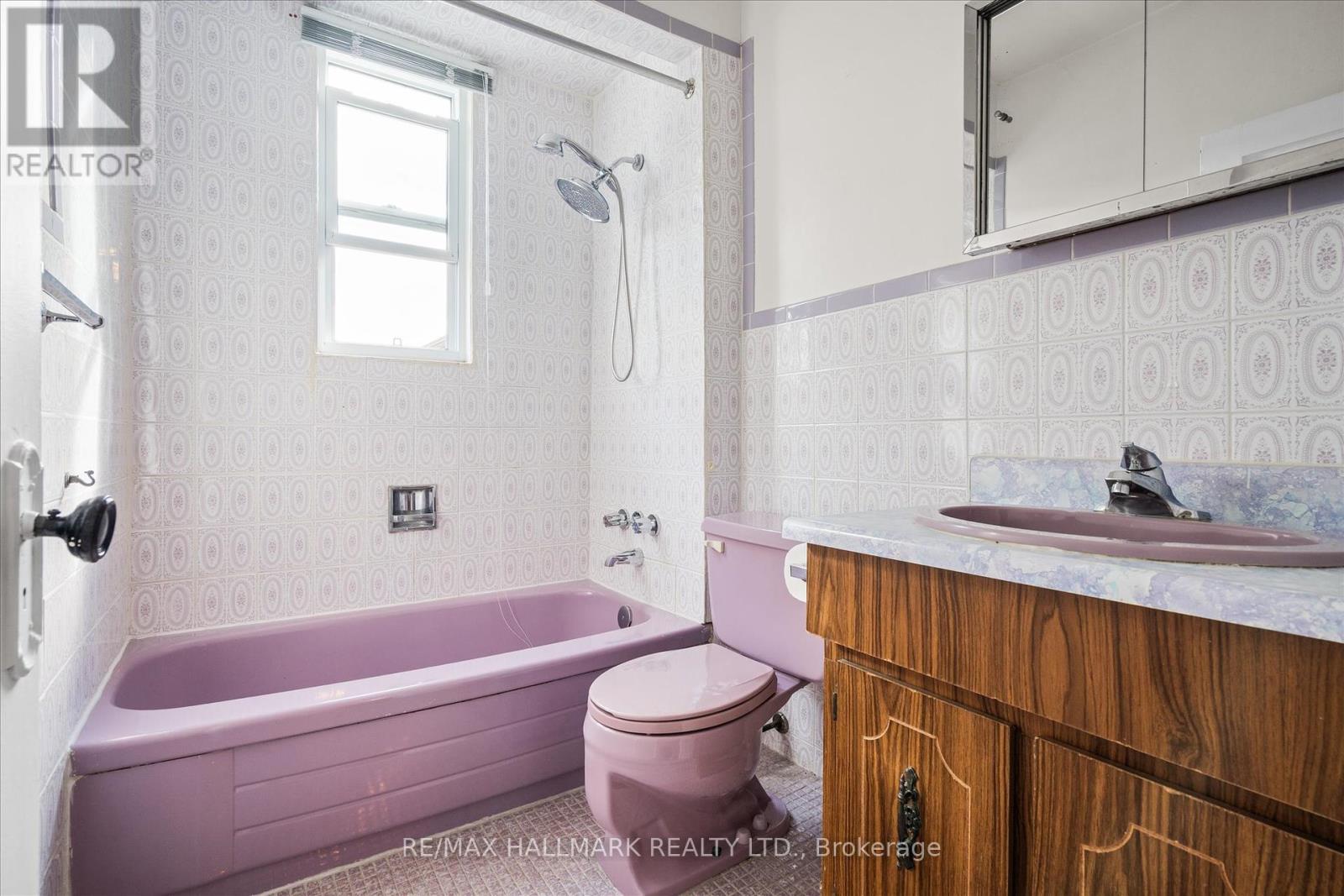 93 Nairn Avenue, Toronto, Ontario  M6E 4G9 - Photo 25 - W12462415
