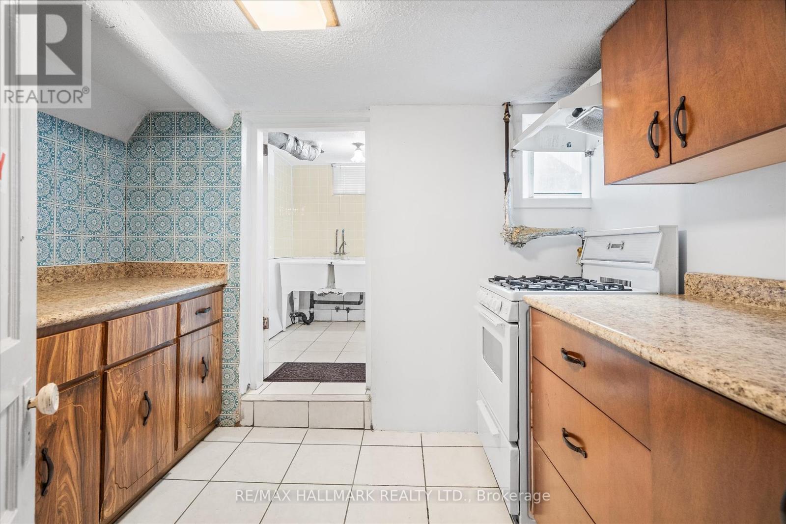 93 Nairn Avenue, Toronto, Ontario  M6E 4G9 - Photo 29 - W12462415