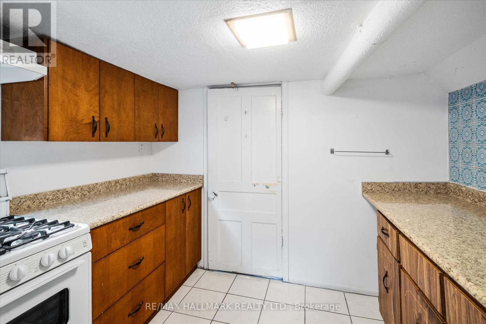93 Nairn Avenue, Toronto, Ontario  M6E 4G9 - Photo 30 - W12462415