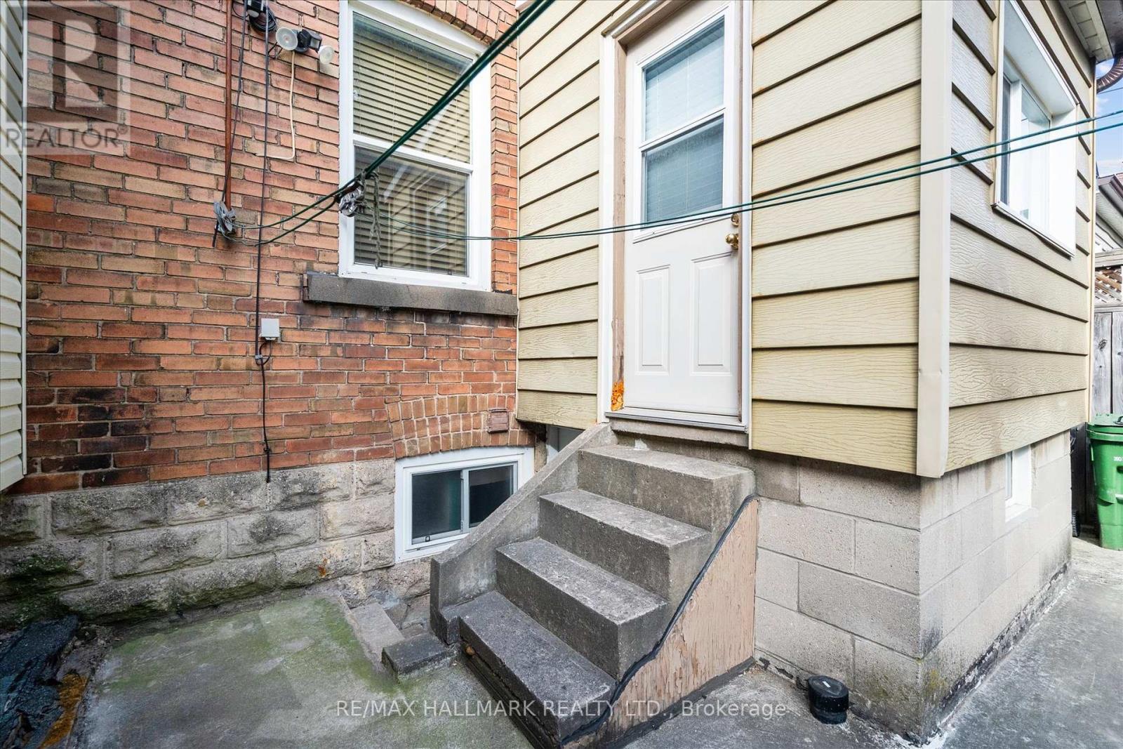 93 Nairn Avenue, Toronto, Ontario  M6E 4G9 - Photo 33 - W12462415