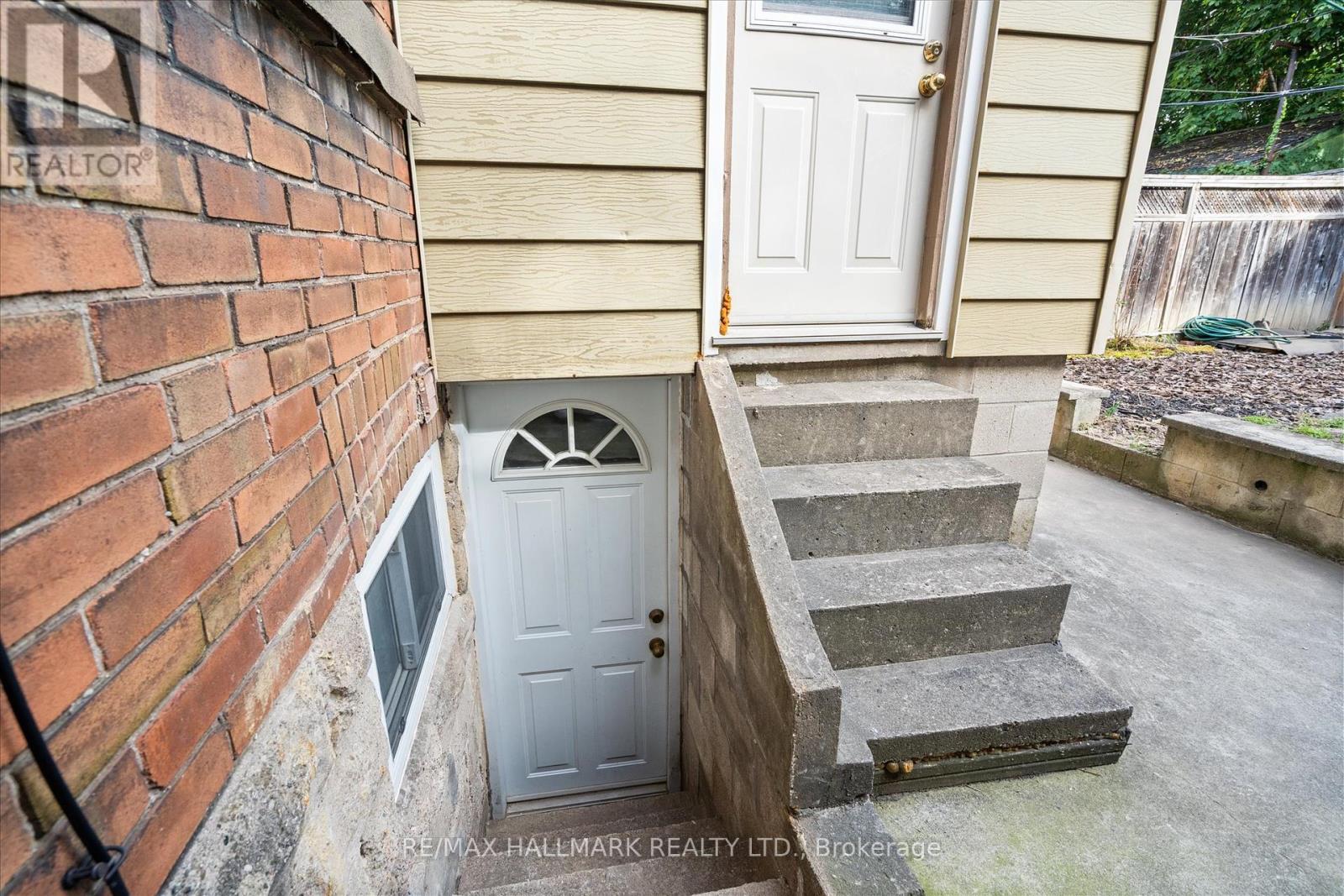 93 Nairn Avenue, Toronto, Ontario  M6E 4G9 - Photo 34 - W12462415