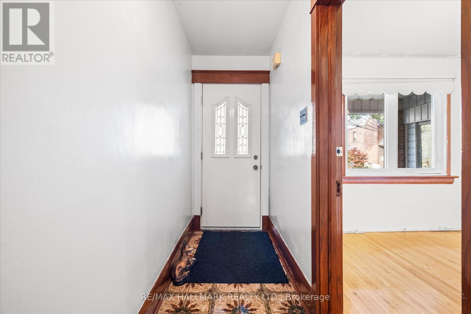93 Nairn Avenue, Toronto, Ontario  M6E 4G9 - Photo 8 - W12462415