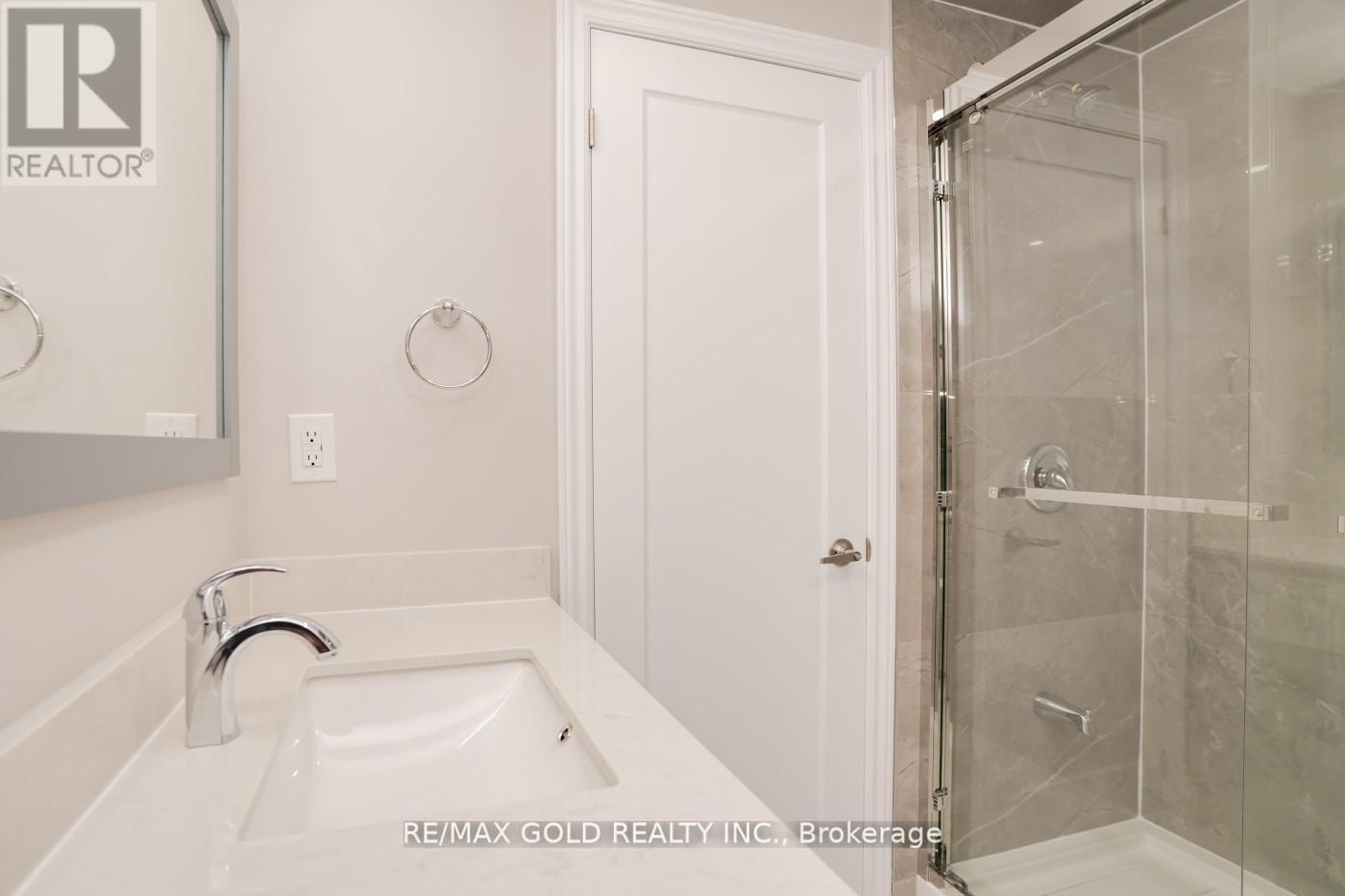 41 Danesbury Crescent, Brampton, Ontario  L6T 1T2 - Photo 33 - W12462426