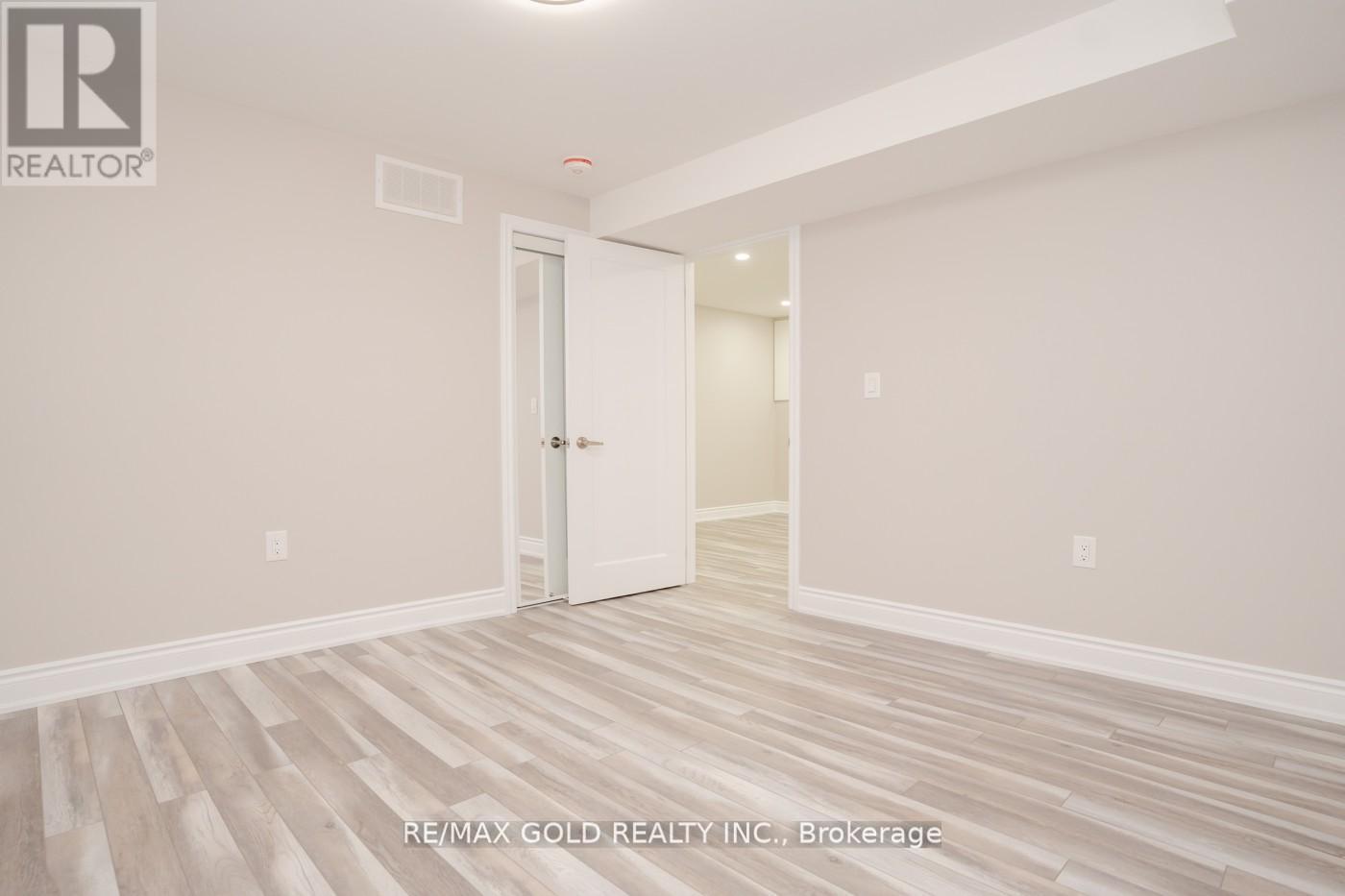 41 Danesbury Crescent, Brampton, Ontario  L6T 1T2 - Photo 38 - W12462426