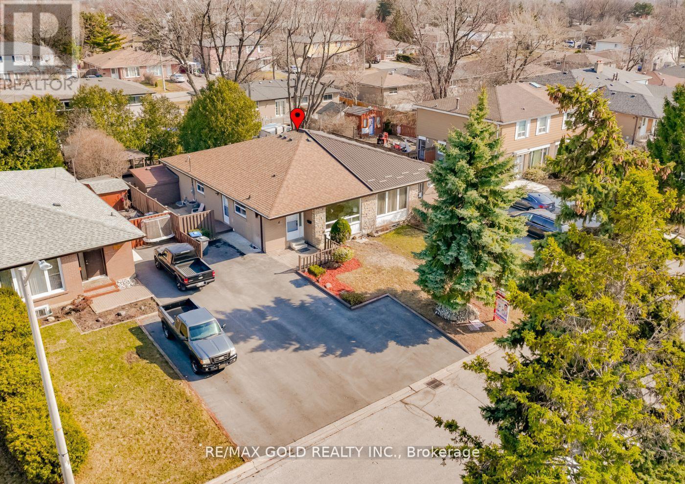 41 Danesbury Crescent, Brampton, Ontario  L6T 1T2 - Photo 47 - W12462426