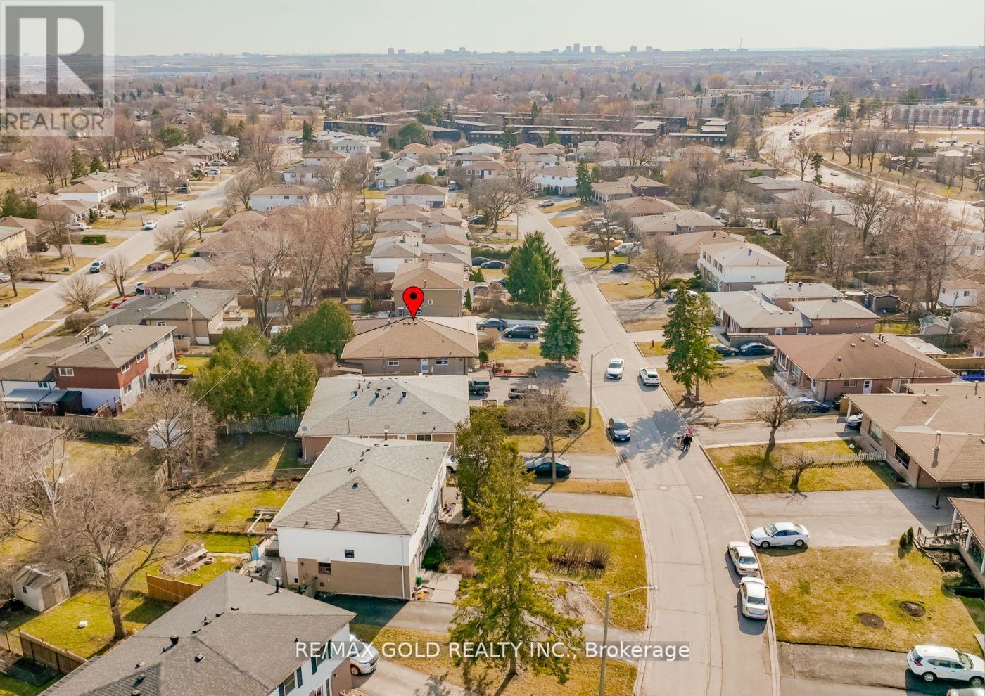41 Danesbury Crescent, Brampton, Ontario  L6T 1T2 - Photo 49 - W12462426