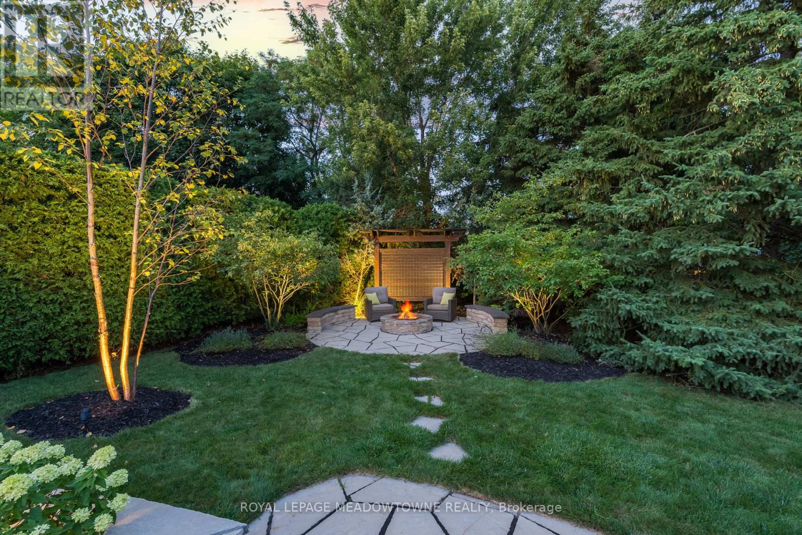 25 Hillside Drive, Halton Hills, Ontario  L7G 4W2 - Photo 46 - W12462440