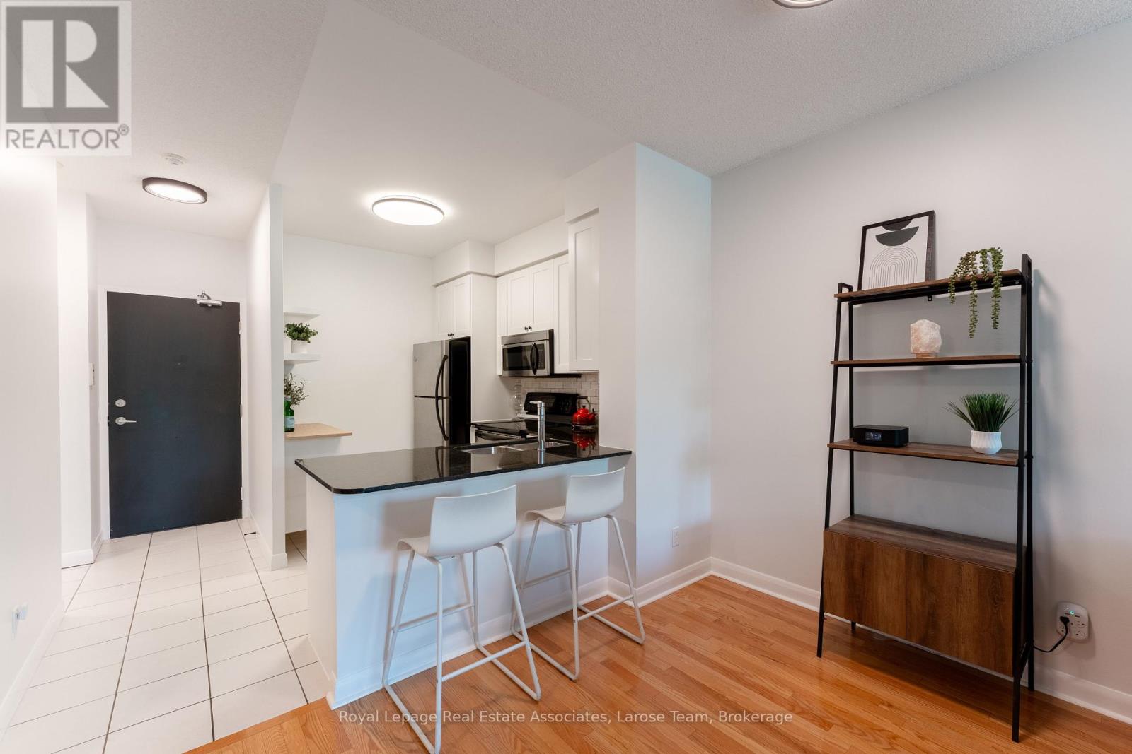 102 - 225 Sherway Gardens Road, Toronto, Ontario  M9C 0A3 - Photo 3 - W12462465