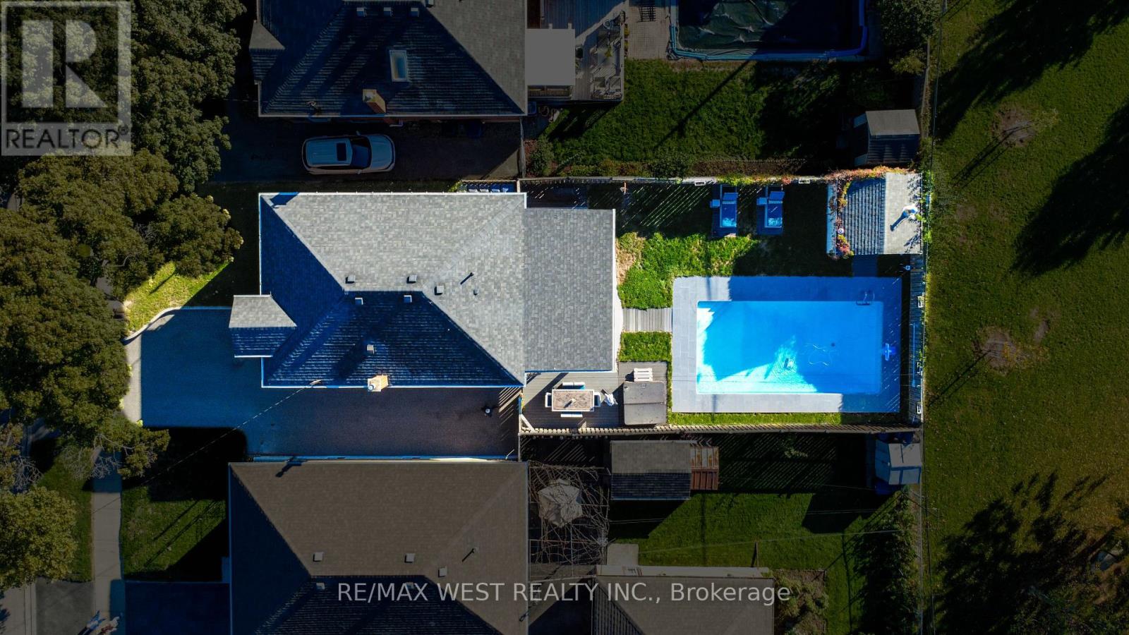25 Silvercrest Avenue, Toronto, Ontario  M8W 2S3 - Photo 34 - W12462471