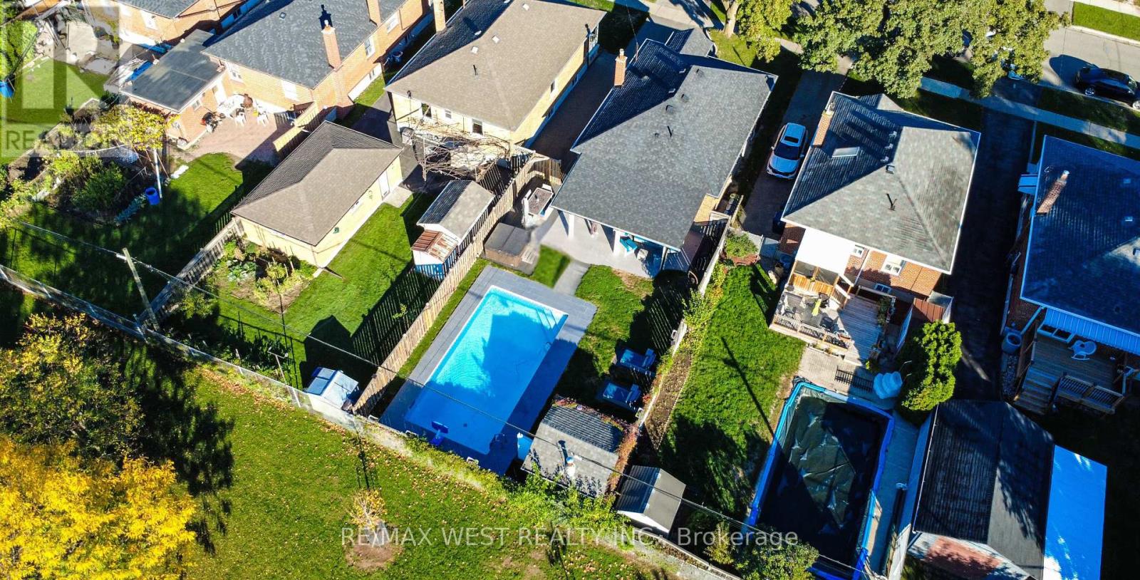 25 Silvercrest Avenue, Toronto, Ontario  M8W 2S3 - Photo 35 - W12462471