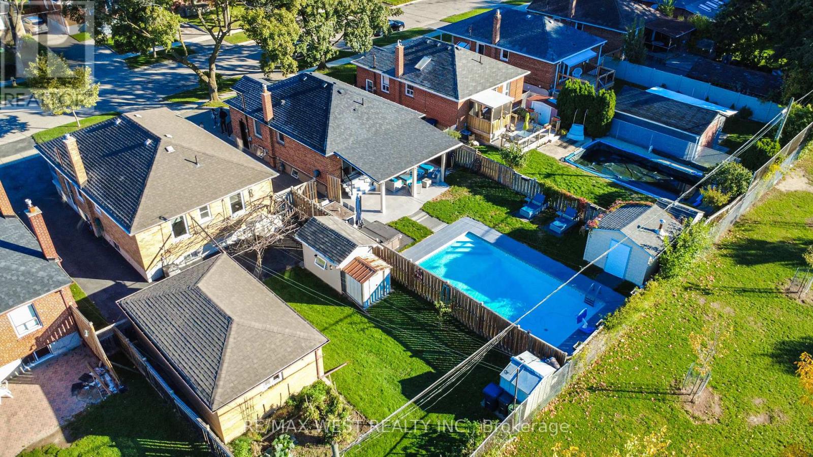 25 Silvercrest Avenue, Toronto, Ontario  M8W 2S3 - Photo 36 - W12462471