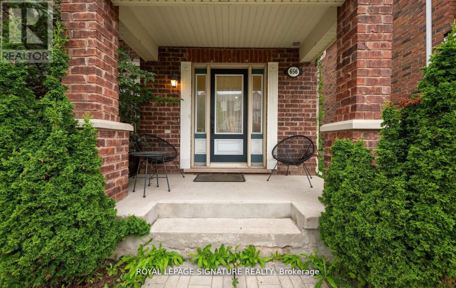 656 Scott Boulevard, Milton, Ontario  L9T 0P3 - Photo 3 - W12462476