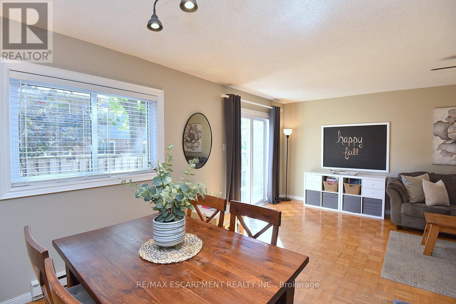 1501 Ester Drive, Burlington, Ontario  L7P 1L5 - Photo 11 - W12462488