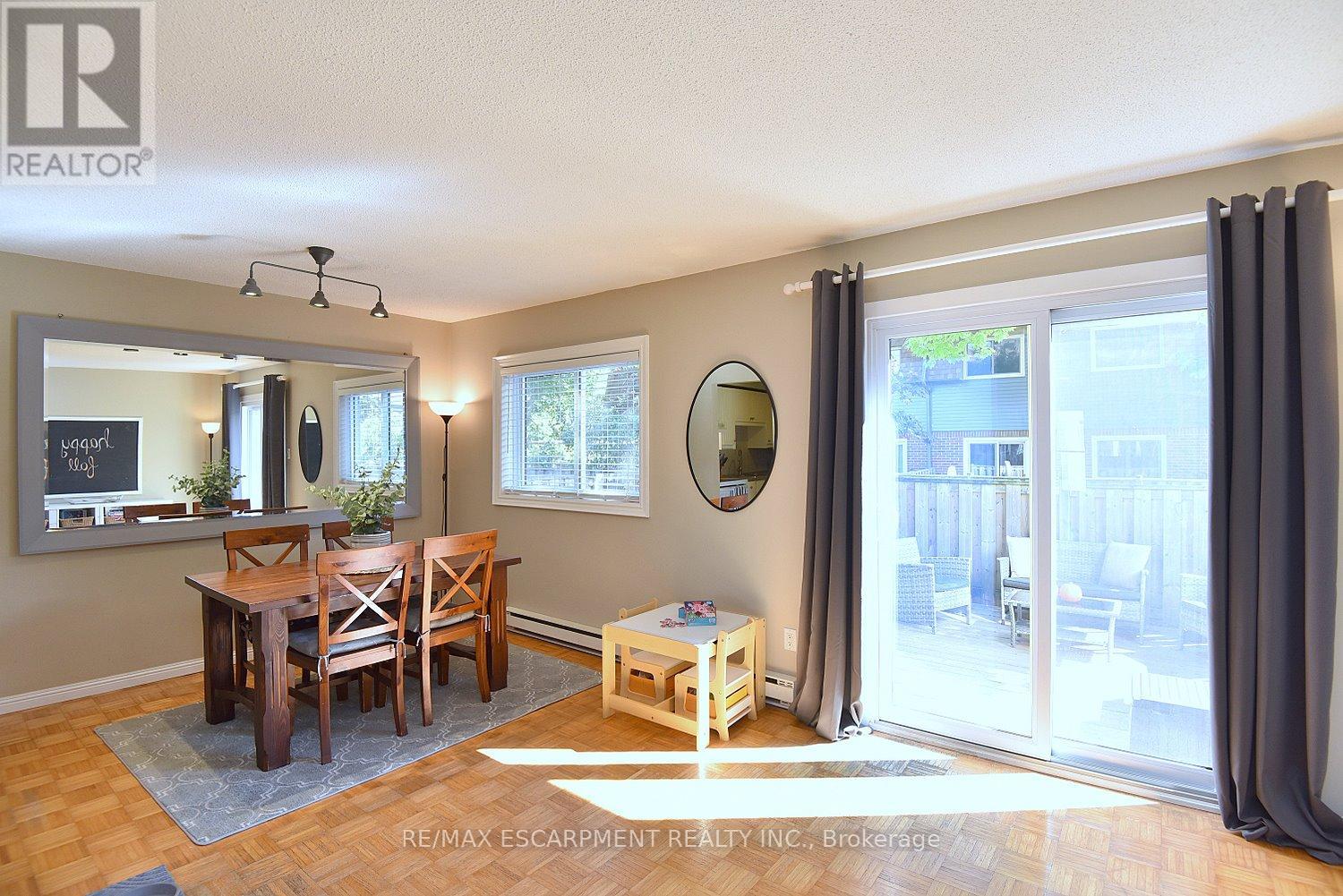 1501 Ester Drive, Burlington, Ontario  L7P 1L5 - Photo 12 - W12462488