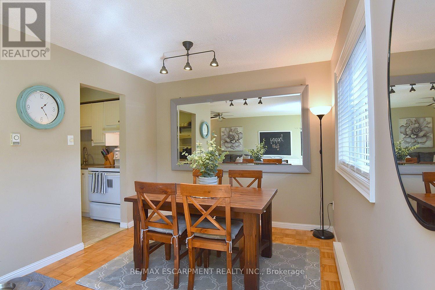 1501 Ester Drive, Burlington, Ontario  L7P 1L5 - Photo 13 - W12462488