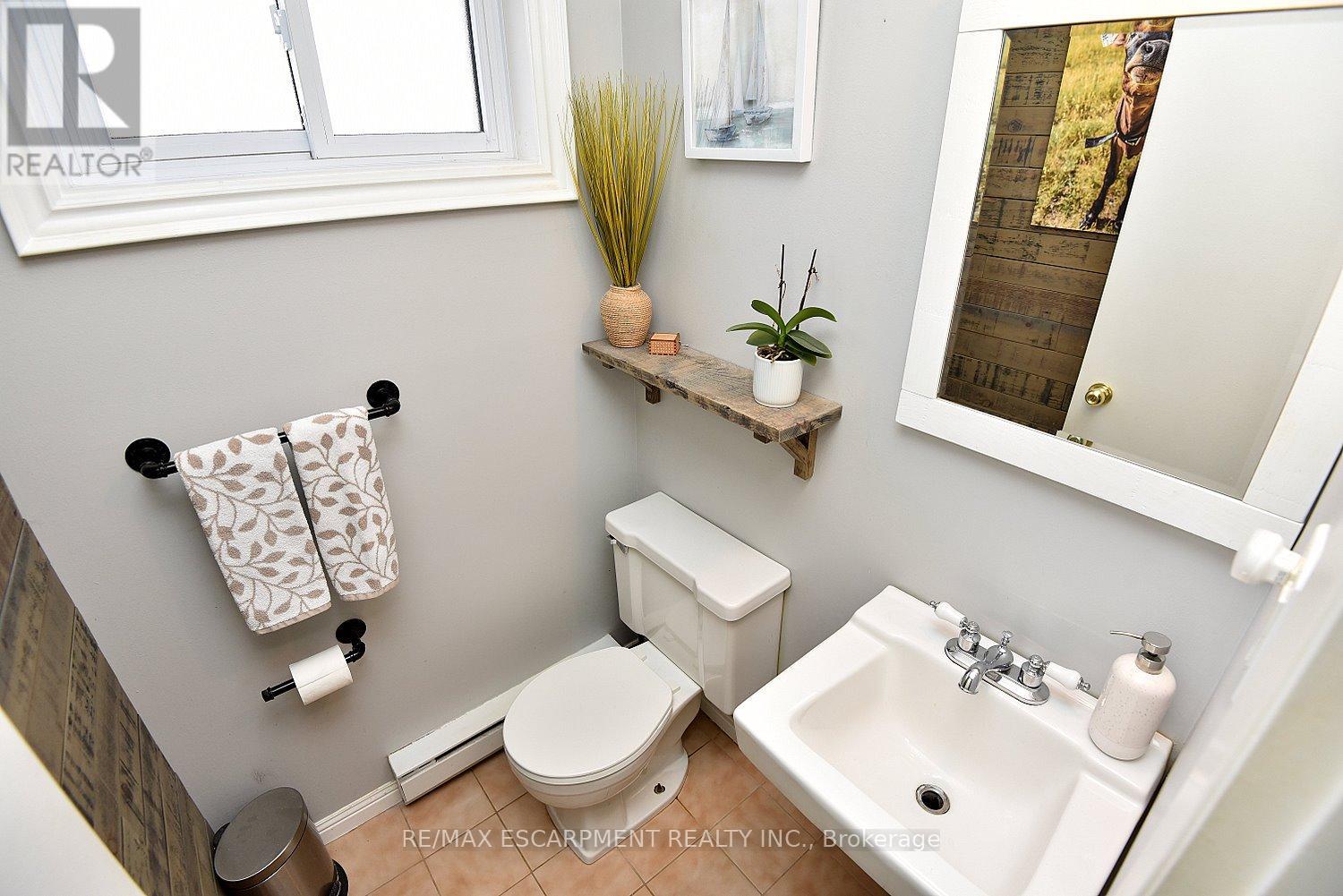 1501 Ester Drive, Burlington, Ontario  L7P 1L5 - Photo 17 - W12462488