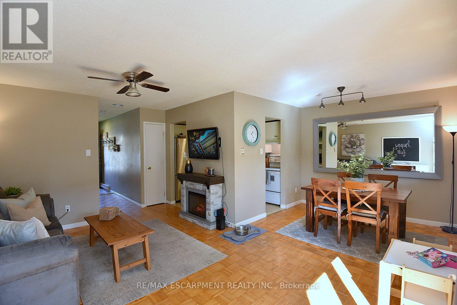1501 Ester Drive, Burlington, Ontario  L7P 1L5 - Photo 5 - W12462488