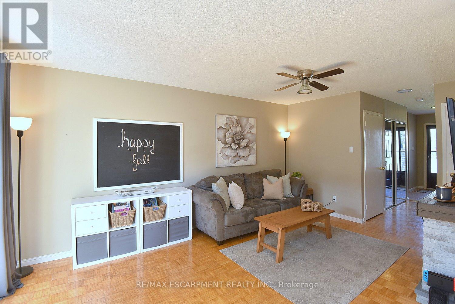 1501 Ester Drive, Burlington, Ontario  L7P 1L5 - Photo 9 - W12462488