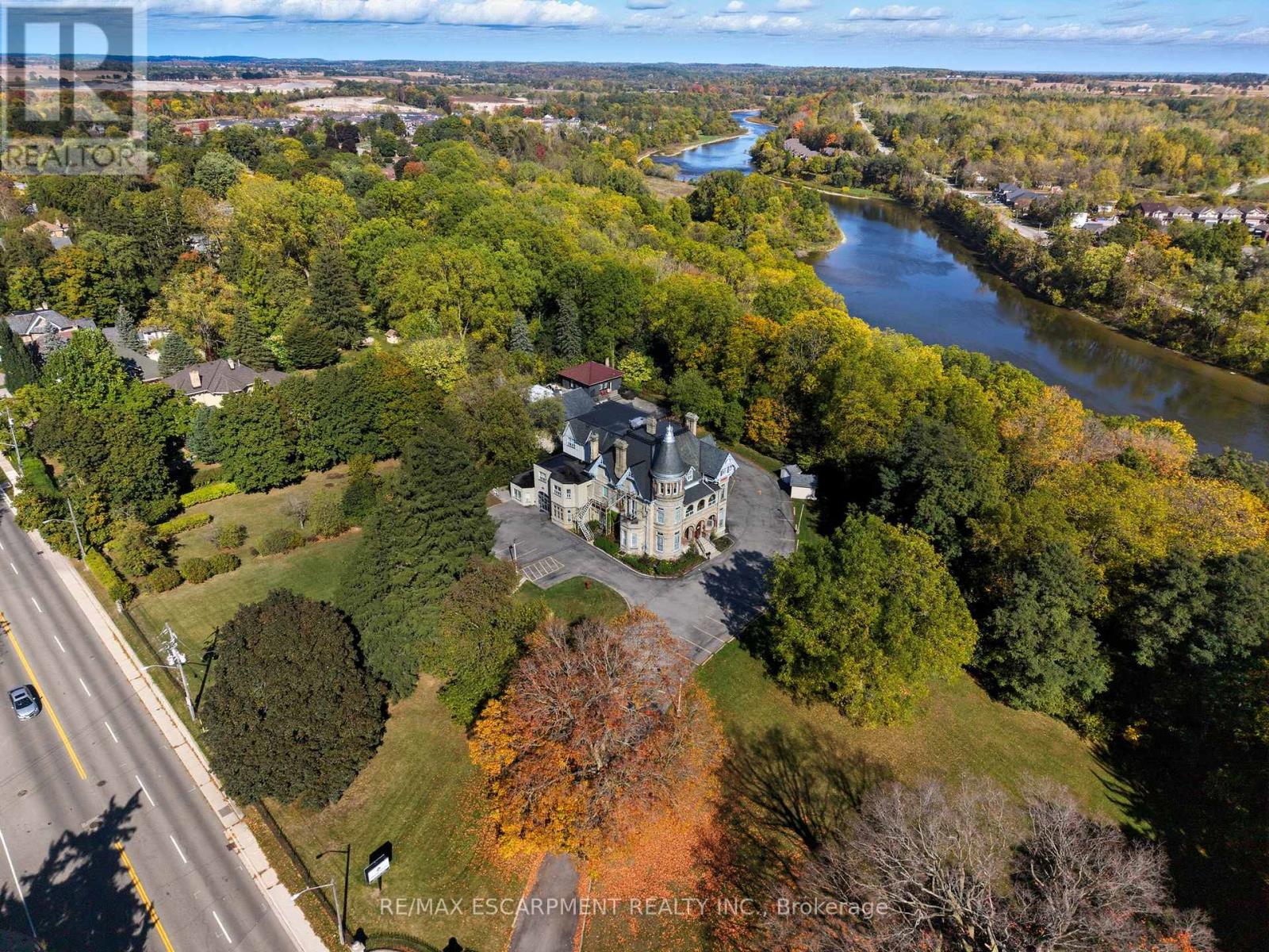 185 Grand River Street N, Brant, Ontario  N3L 2N2 - Photo 6 - X12462399