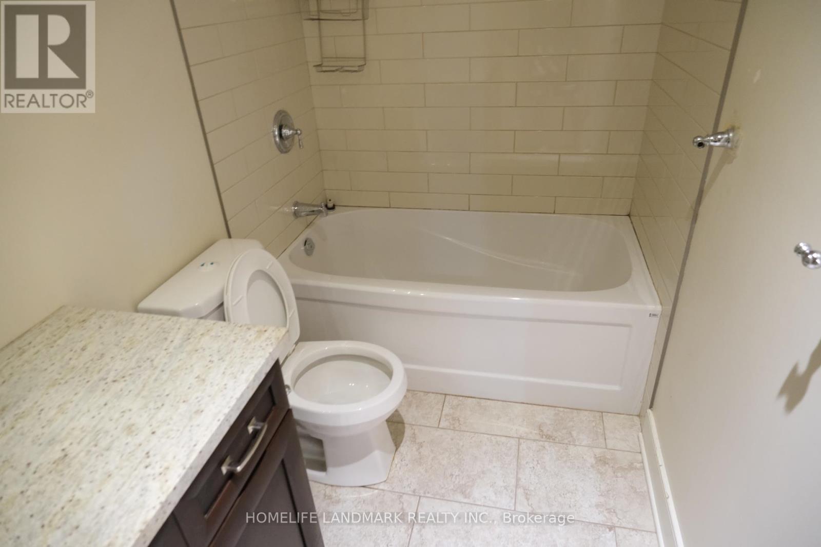 408 - 320 Sugarcreek Trail, London North, Ontario  N6H 0G3 - Photo 16 - X12462453