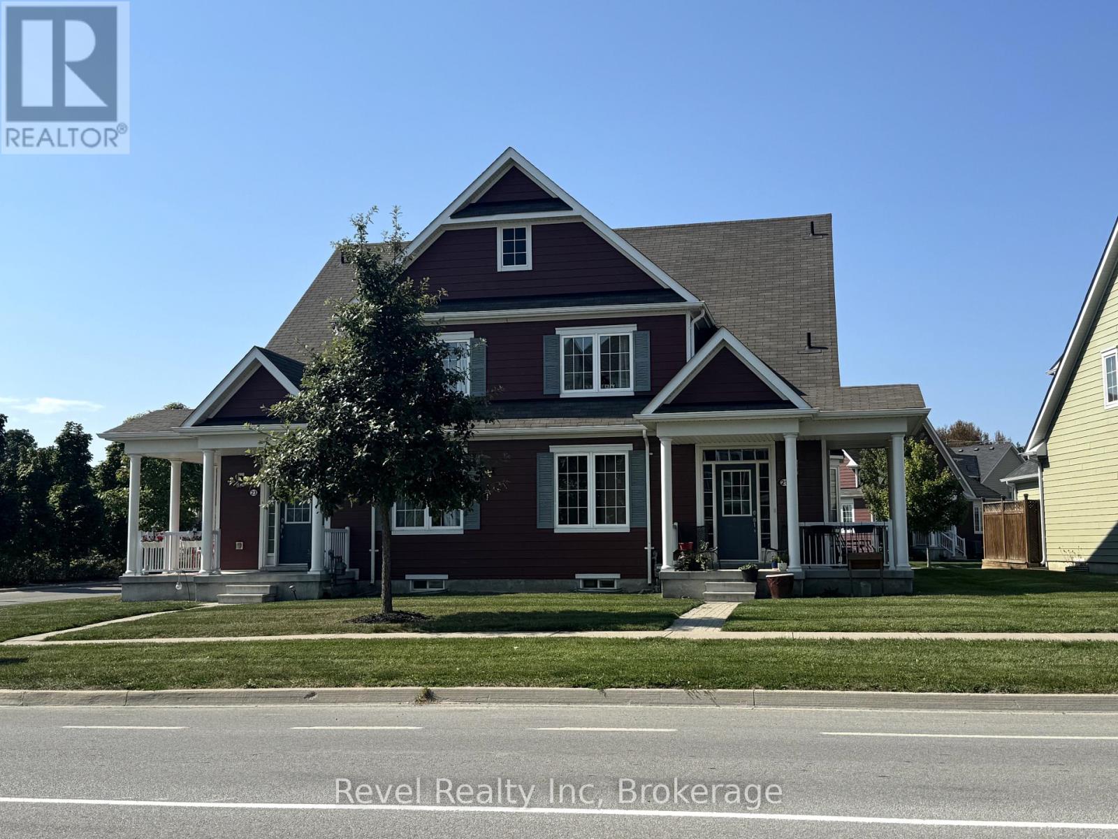 29 - 21 Village Gate Drive, Wasaga Beach, Ontario  L9Z 0G3 - Photo 1 - S12462638