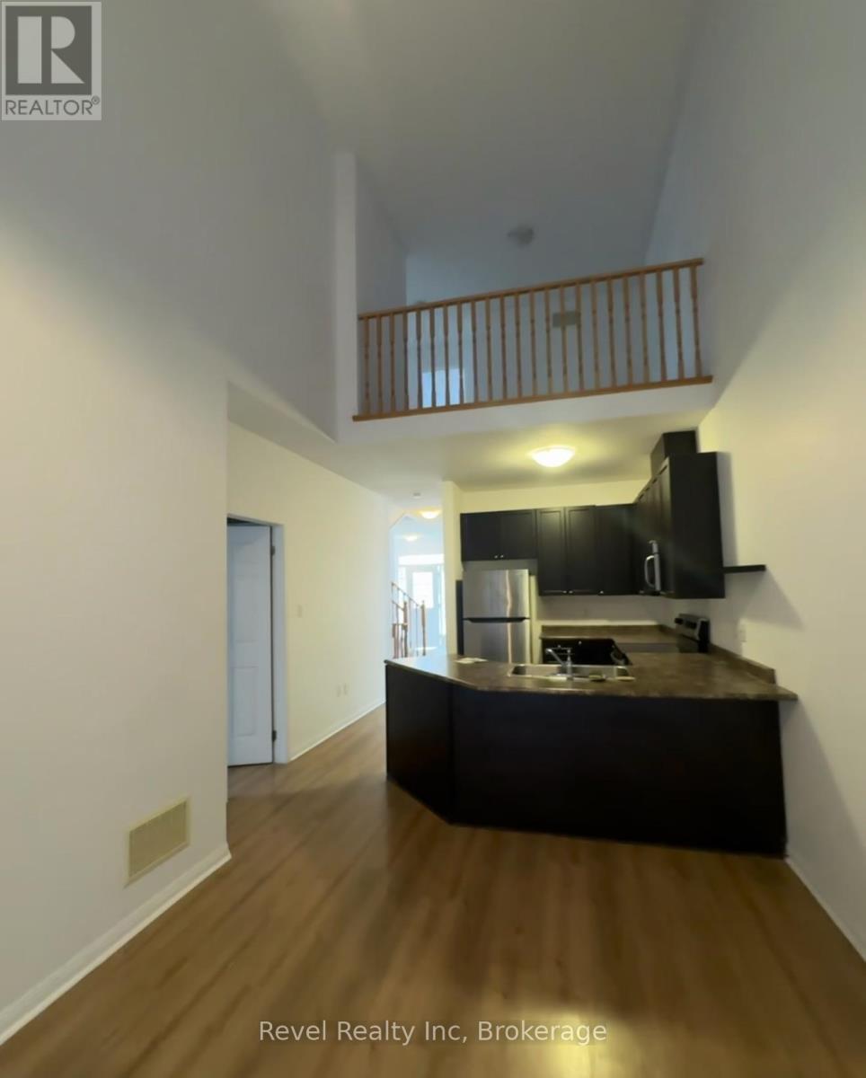 29 - 21 Village Gate Drive, Wasaga Beach, Ontario  L9Z 0G3 - Photo 5 - S12462638