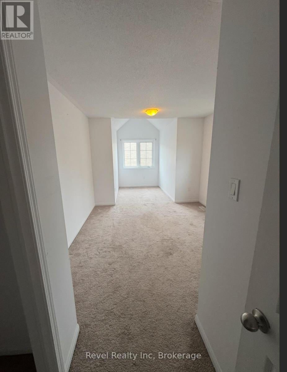 29 - 21 Village Gate Drive, Wasaga Beach, Ontario  L9Z 0G3 - Photo 8 - S12462638