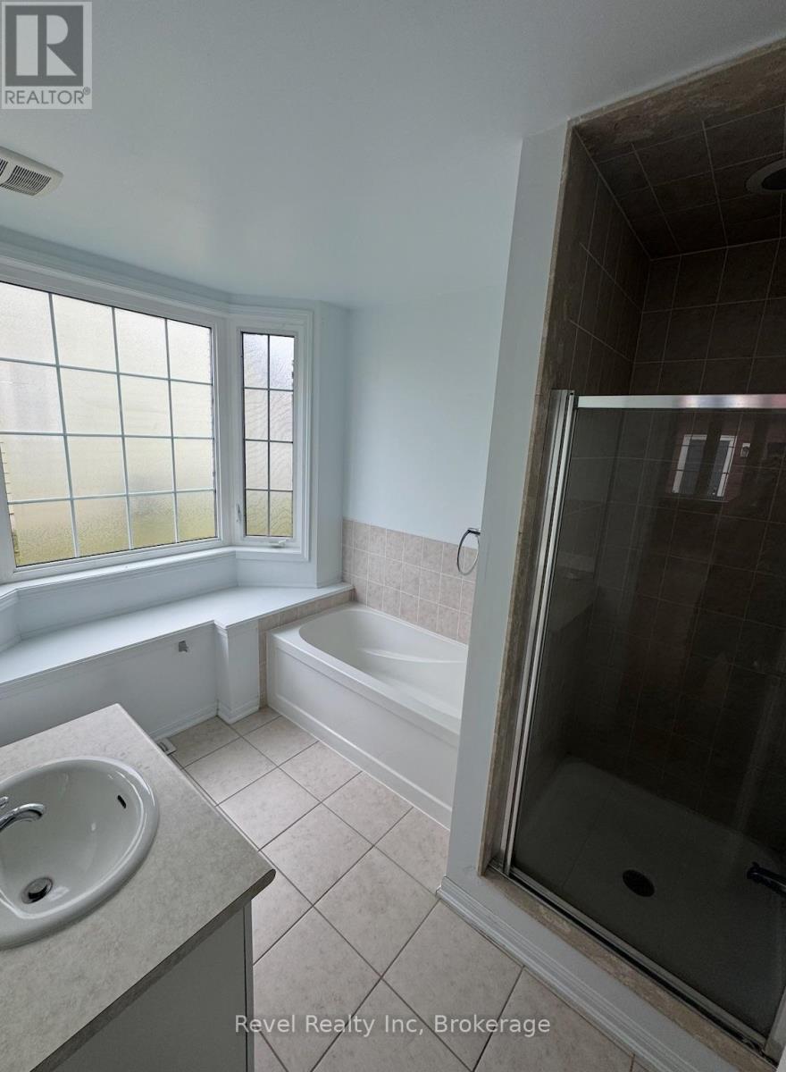 29 - 21 Village Gate Drive, Wasaga Beach, Ontario  L9Z 0G3 - Photo 9 - S12462638