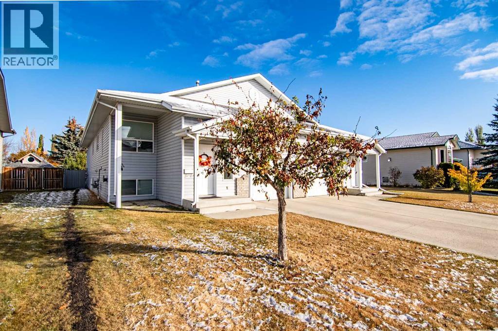 53 Duval Crescent, Red Deer, Alberta  T4R 2Y6 - Photo 1 - A2264156
