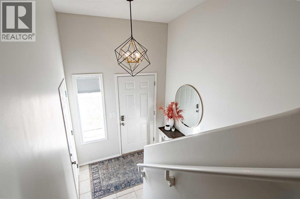 53 Duval Crescent, Red Deer, Alberta  T4R 2Y6 - Photo 3 - A2264156
