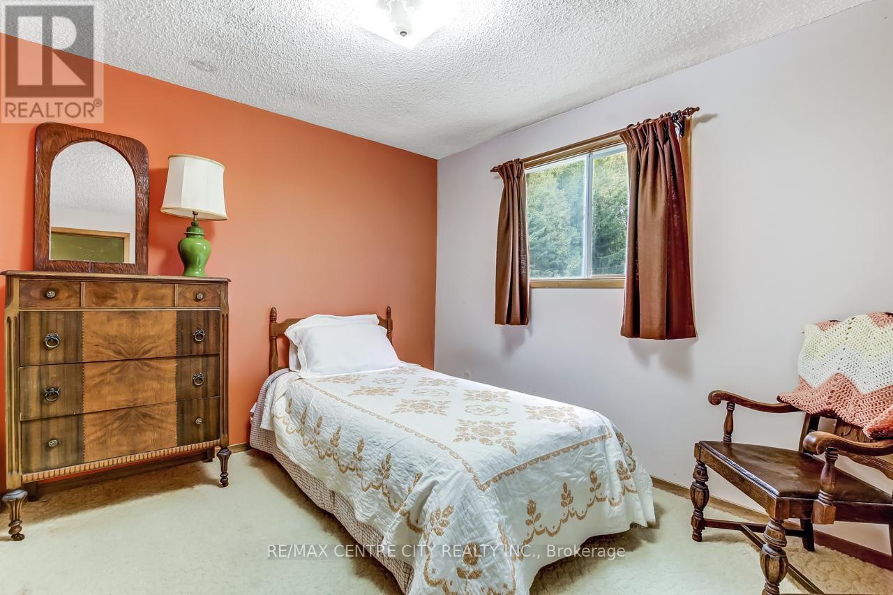 333 Catherine Street, Central Elgin, Ontario  N5L 1B5 - Photo 13 - X12462628