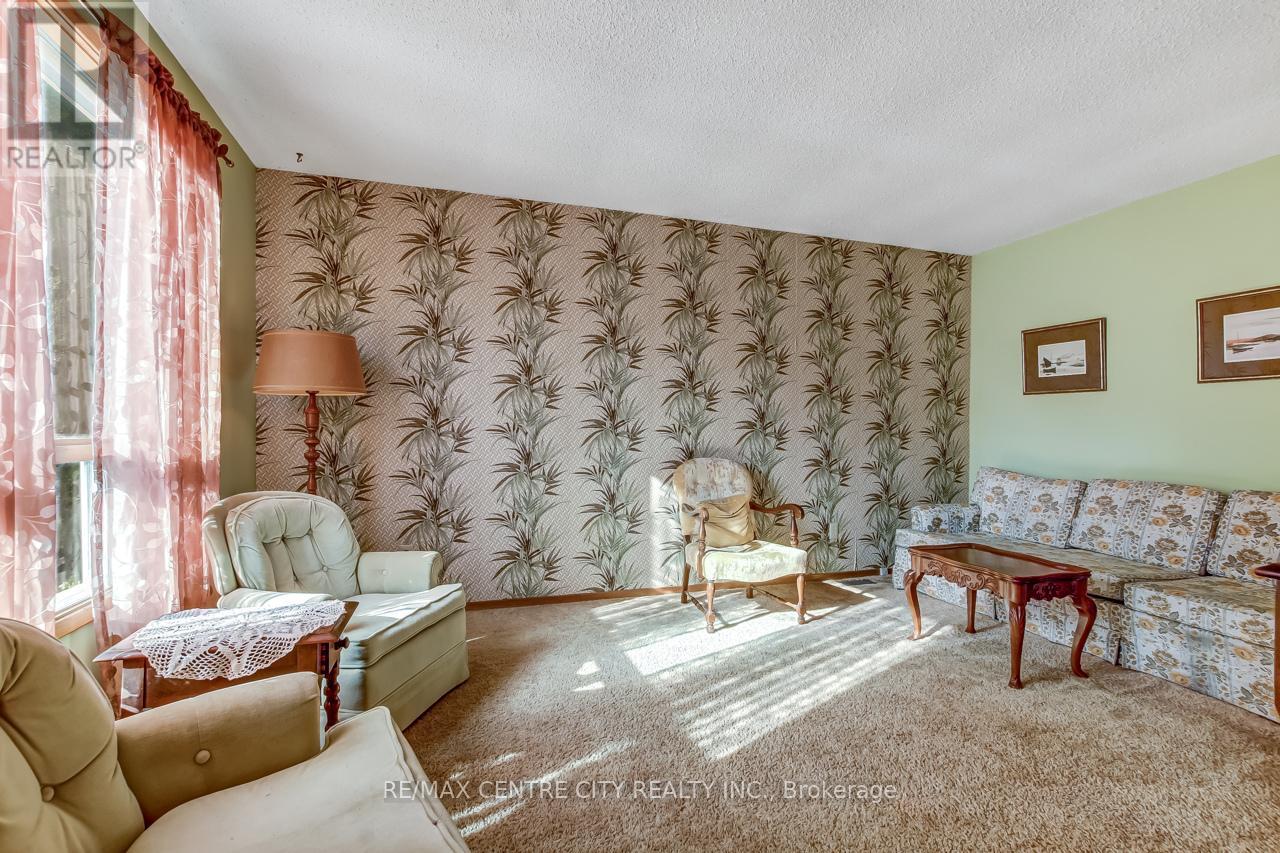 333 Catherine Street, Central Elgin, Ontario  N5L 1B5 - Photo 5 - X12462628