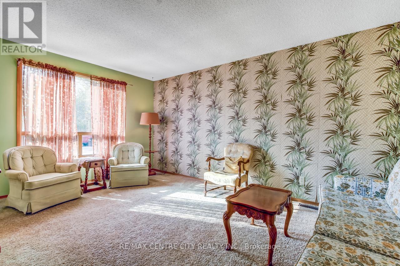 333 Catherine Street, Central Elgin, Ontario  N5L 1B5 - Photo 6 - X12462628