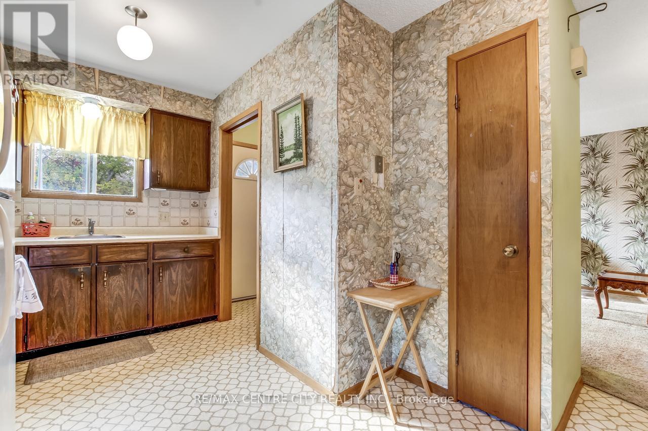 333 Catherine Street, Central Elgin, Ontario  N5L 1B5 - Photo 8 - X12462628