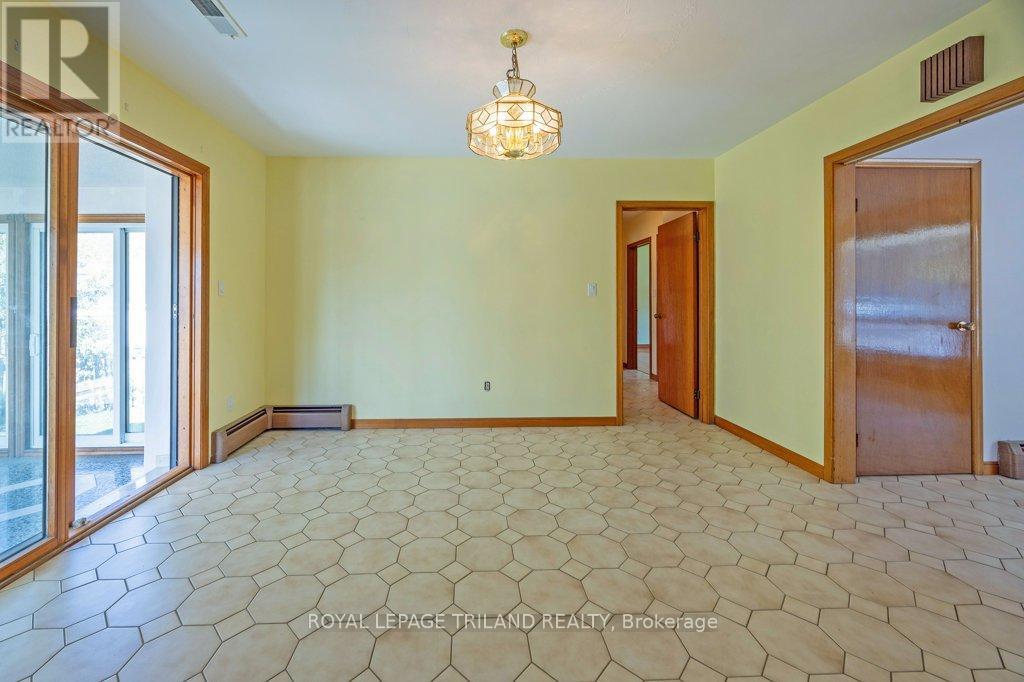 66 Park Avenue, St. Thomas, Ontario  N5R 4W1 - Photo 12 - X12462632