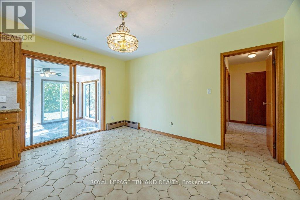 66 Park Avenue, St. Thomas, Ontario  N5R 4W1 - Photo 13 - X12462632