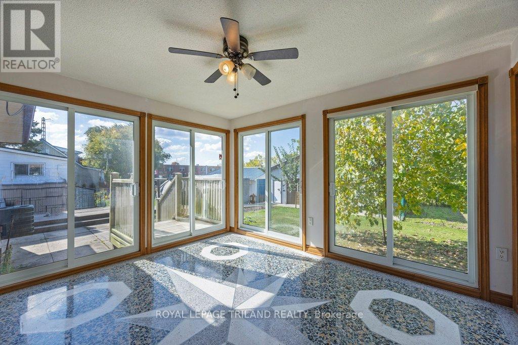66 Park Avenue, St. Thomas, Ontario  N5R 4W1 - Photo 15 - X12462632