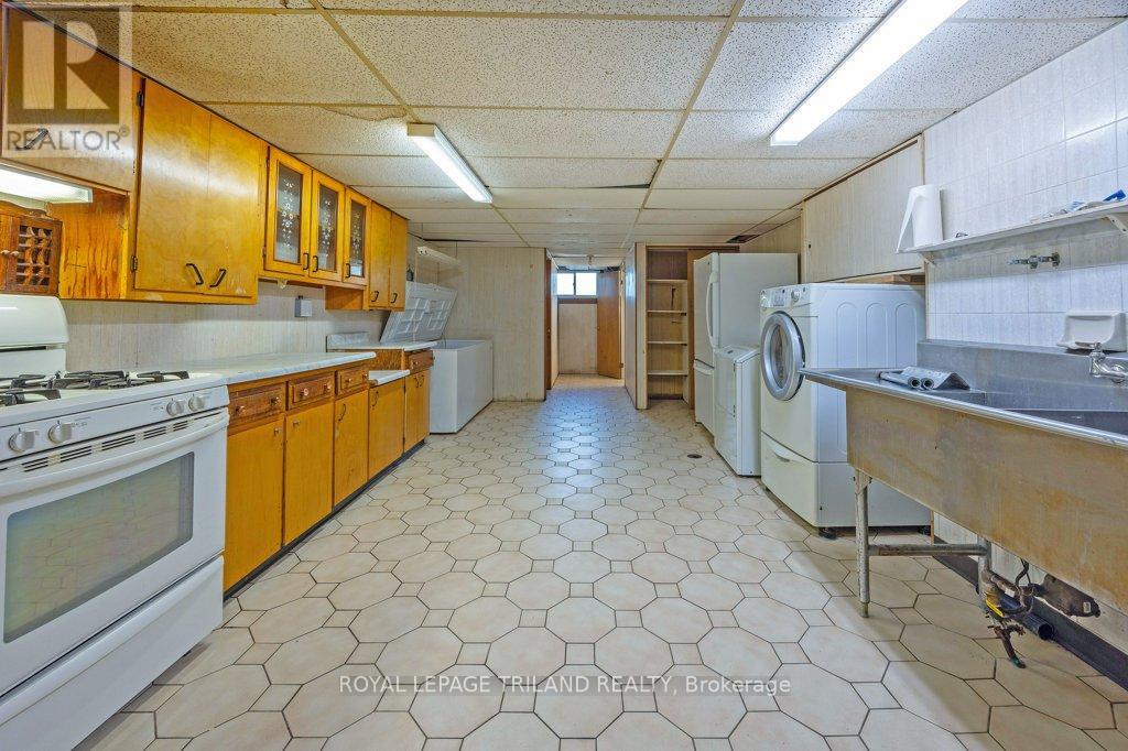 66 Park Avenue, St. Thomas, Ontario  N5R 4W1 - Photo 29 - X12462632