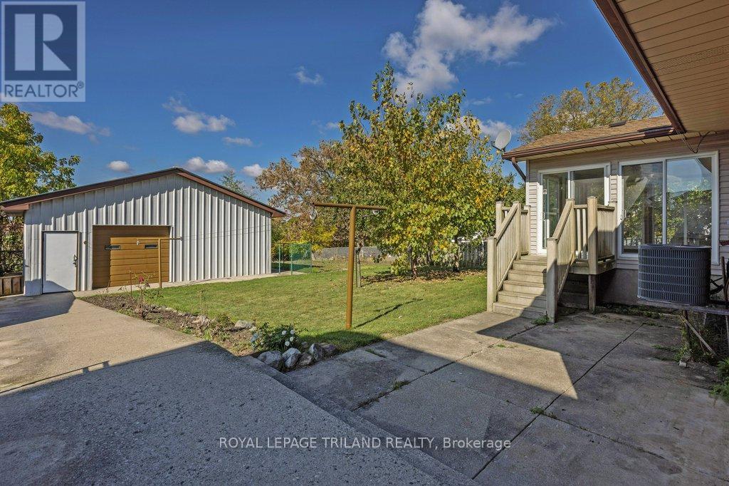66 Park Avenue, St. Thomas, Ontario  N5R 4W1 - Photo 3 - X12462632