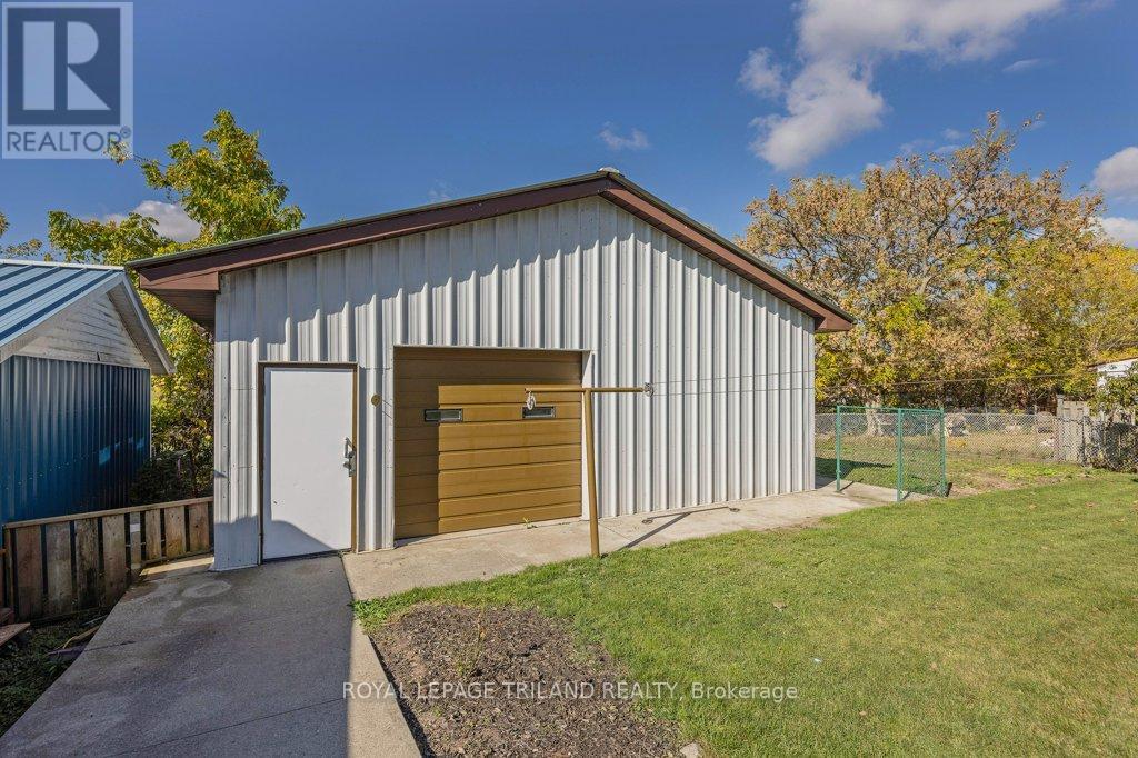 66 Park Avenue, St. Thomas, Ontario  N5R 4W1 - Photo 4 - X12462632