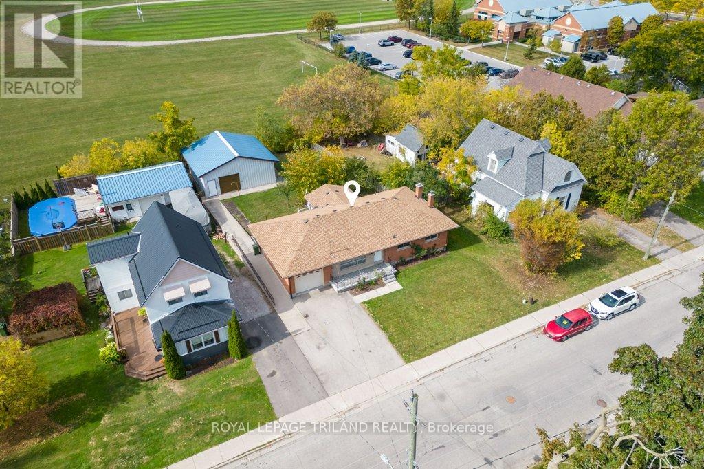 66 Park Avenue, St. Thomas, Ontario  N5R 4W1 - Photo 6 - X12462632