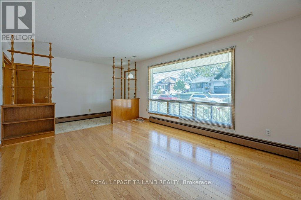 66 Park Avenue, St. Thomas, Ontario  N5R 4W1 - Photo 8 - X12462632