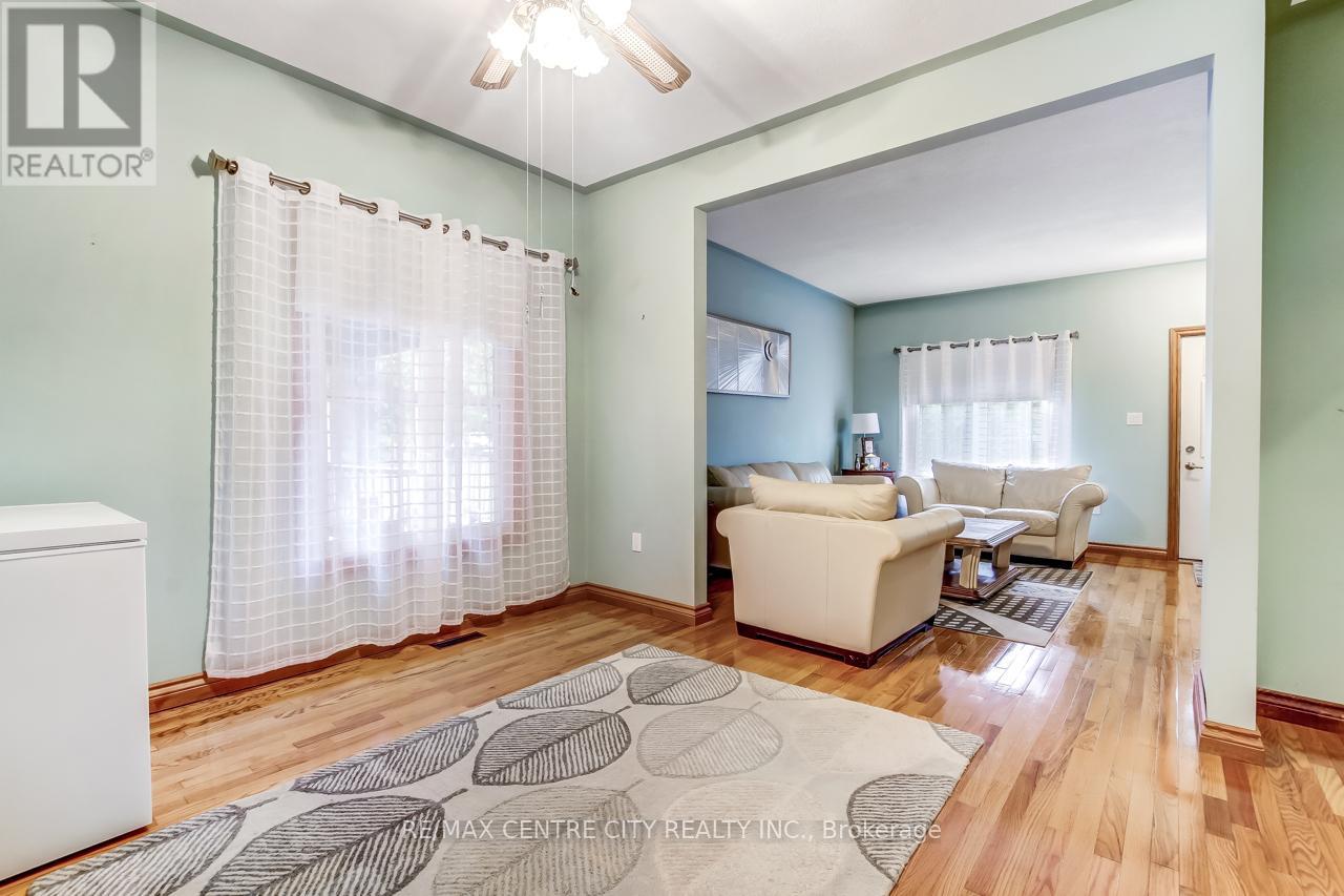 45 Mary Street E, St. Thomas, Ontario  N5R 2V7 - Photo 6 - X12462643