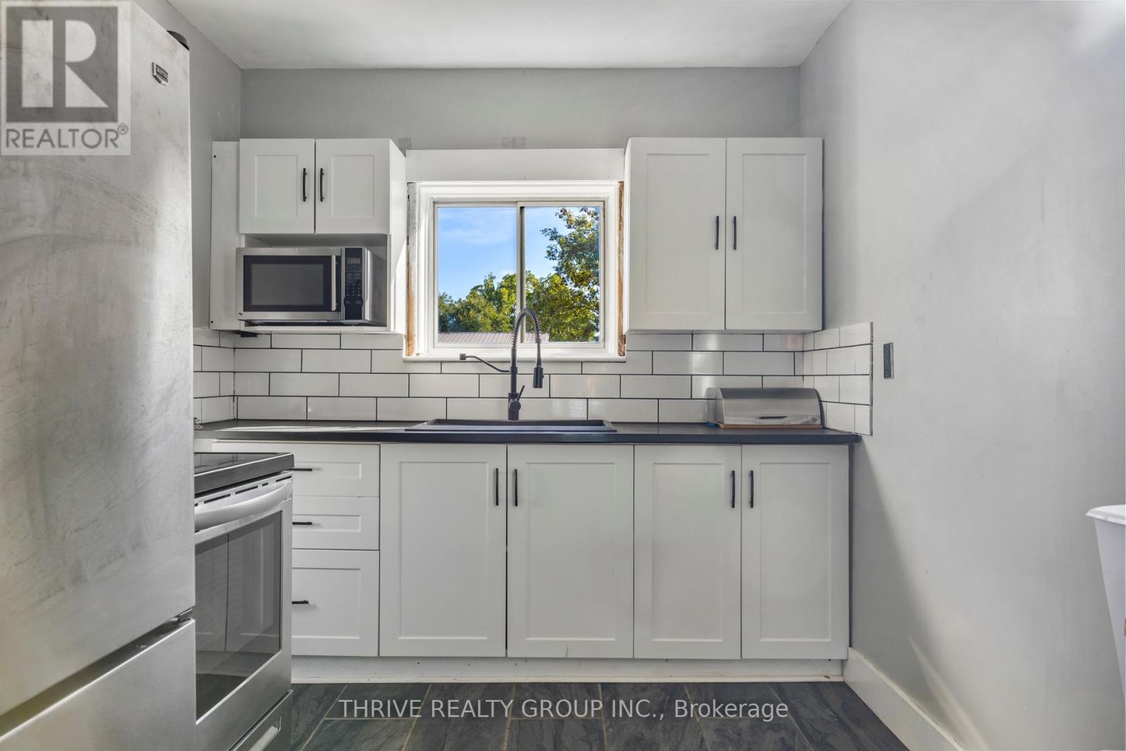 11 Forest Avenue, St. Thomas, Ontario  N5R 2J1 - Photo 15 - X12462658