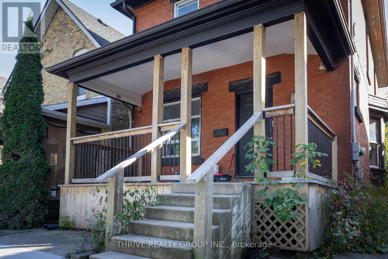 11 Forest Avenue, St. Thomas, Ontario  N5R 2J1 - Photo 2 - X12462658