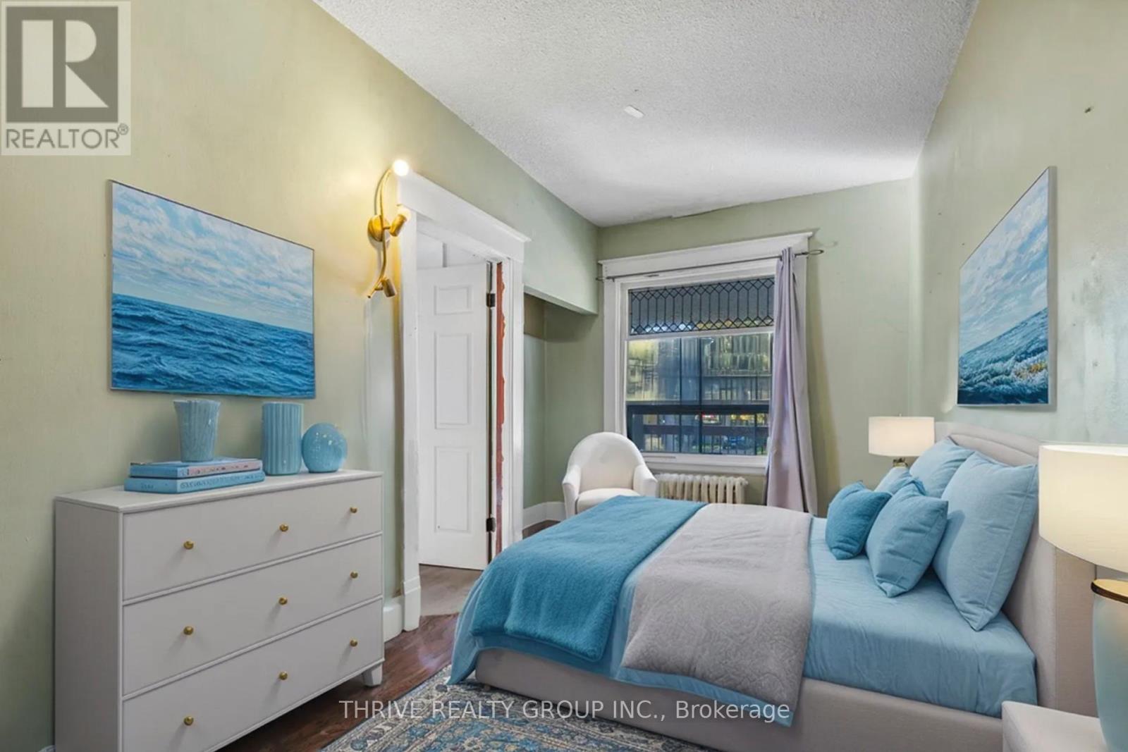 11 Forest Avenue, St. Thomas, Ontario  N5R 2J1 - Photo 7 - X12462658