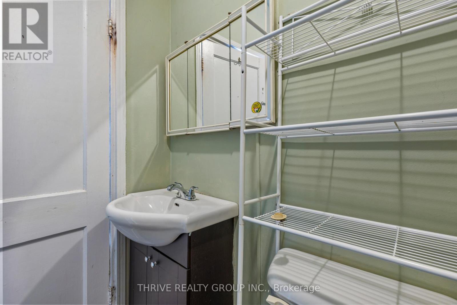 11 Forest Avenue, St. Thomas, Ontario  N5R 2J1 - Photo 9 - X12462658