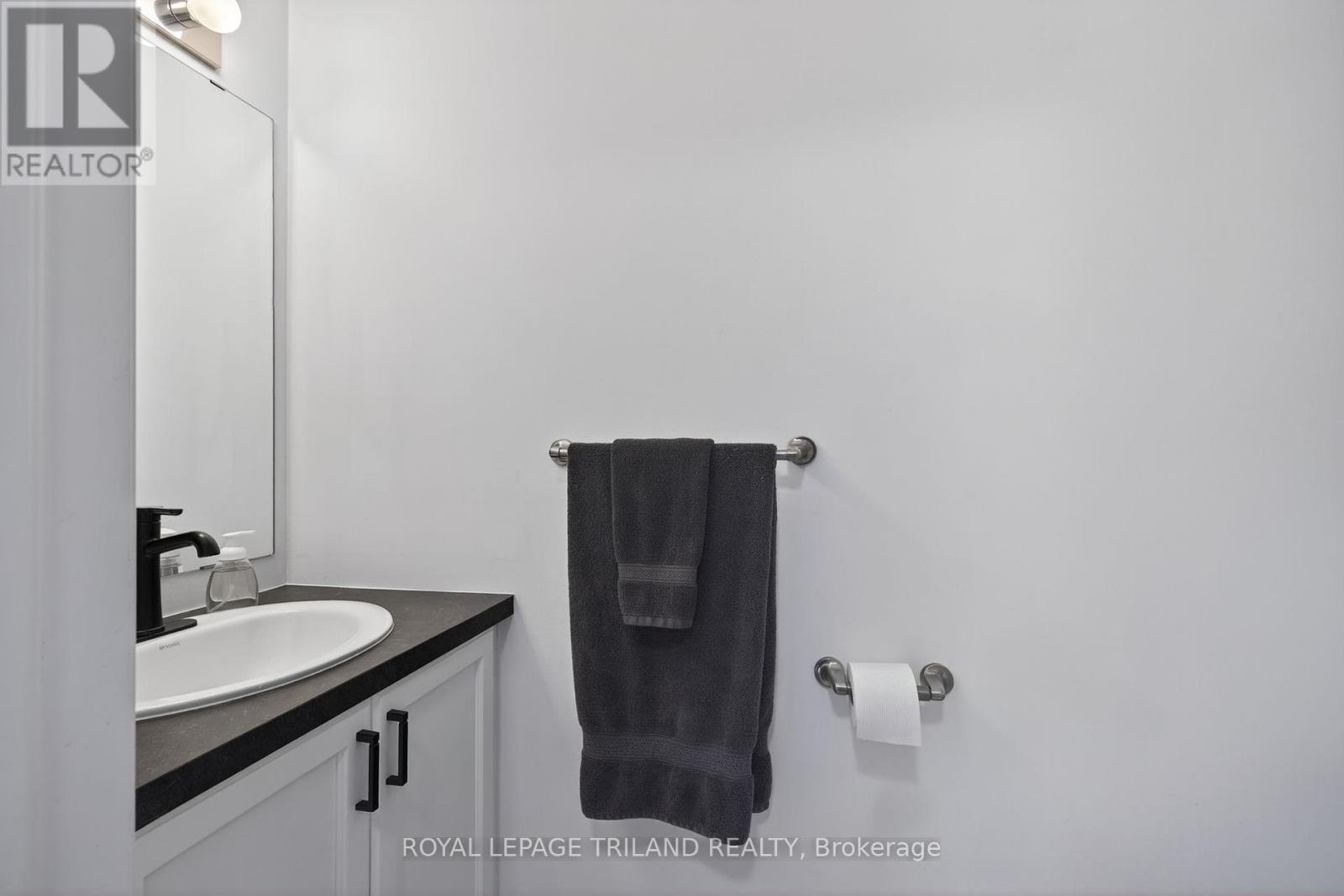 39 - 1625 Purser Street, London East, Ontario  N5V 0A7 - Photo 5 - X12462679